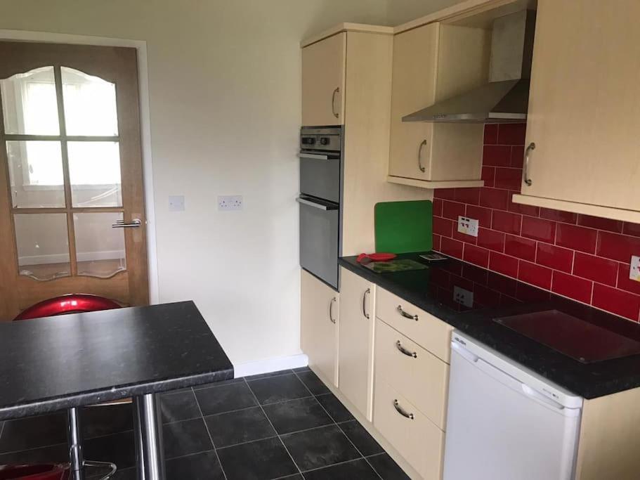 Apartamento No 4 The Highlands Strathpeffer Exterior foto